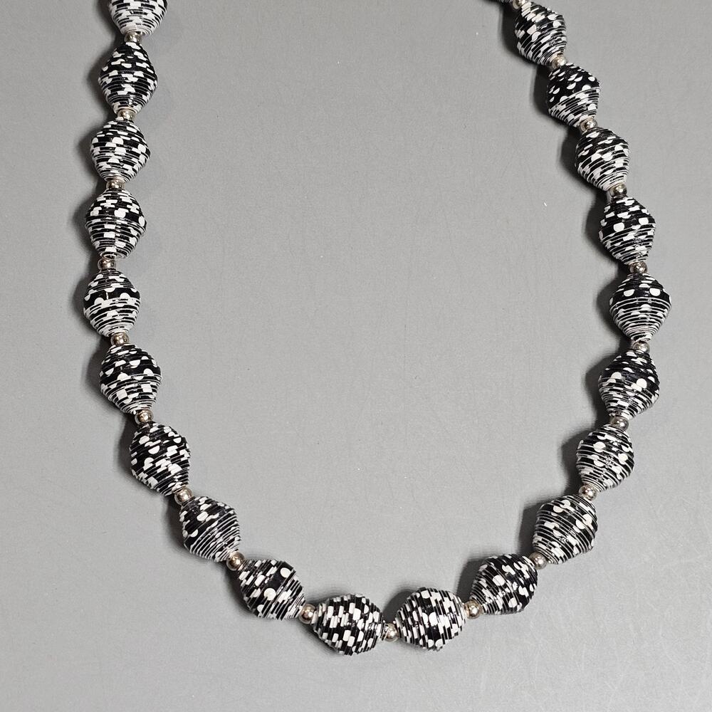 Black & White Rolled Paper Acrylic Beaded Necklace Artisan Tribal Silvertone 19"